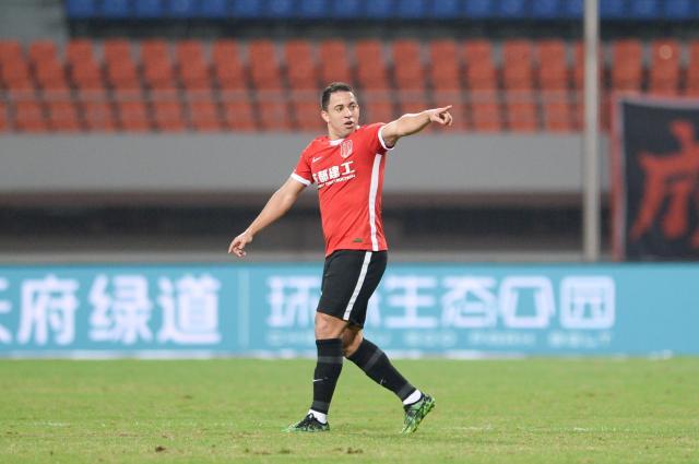 开云注册-【中超】罗慕洛角球破门+半场吊射 成都2比1泰山