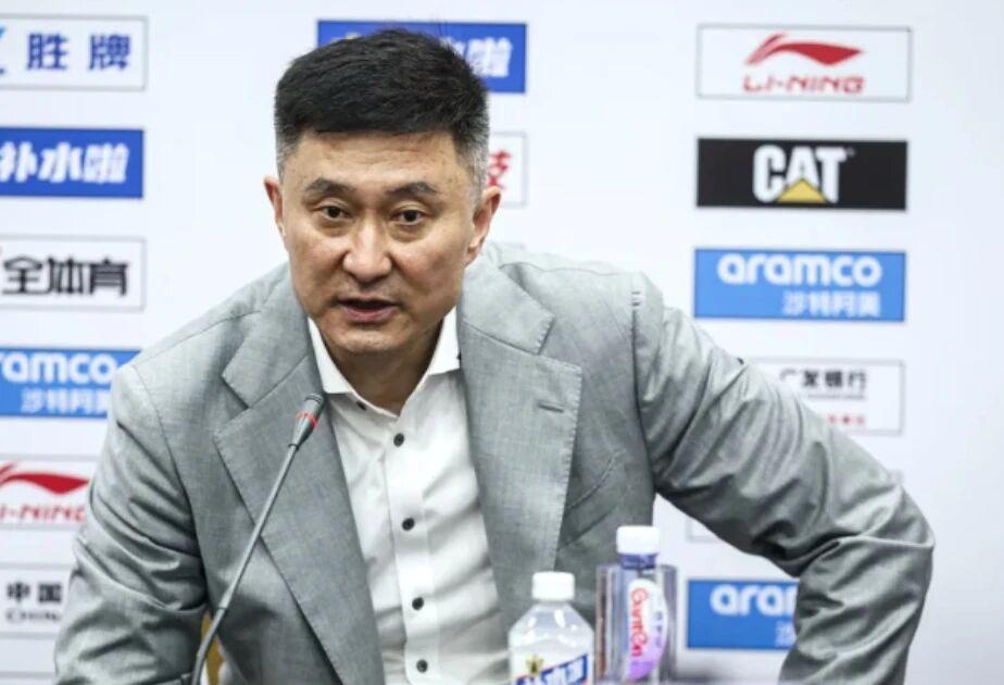 开云注册-杜锋阴阳发言被媒体人批评，杜锋盛赞张皓嘉，张皓嘉被球迷喊MVP